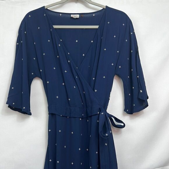 Charli Navy Embroidered high low wrap dress size 4 EUC - Picture 3 of 14